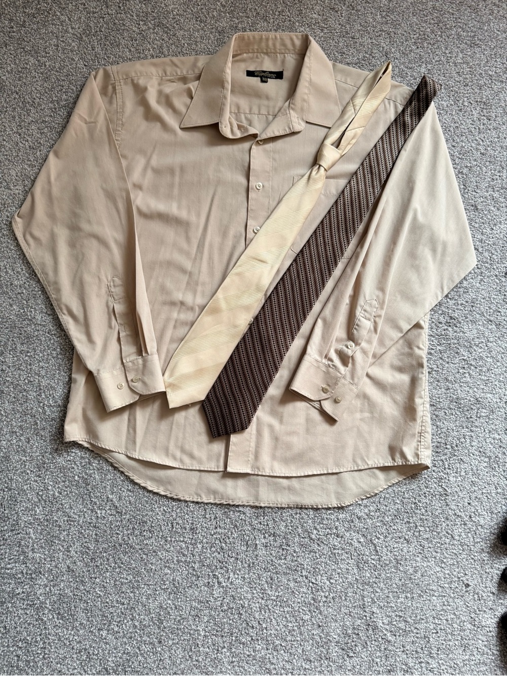 Cigliano Couture Men’s Beige Dress Shirt XL + 2 Ties